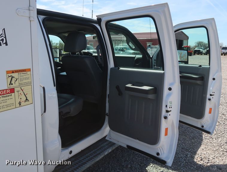 image for item GS9846 2013 Ford F550 Super Duty XL Crew Cab utility bed truck with crane