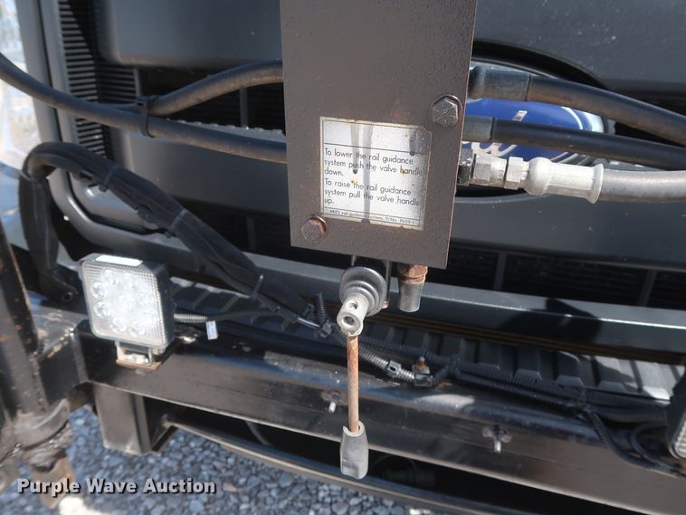 image for item GS9846 2013 Ford F550 Super Duty XL Crew Cab utility bed truck with crane