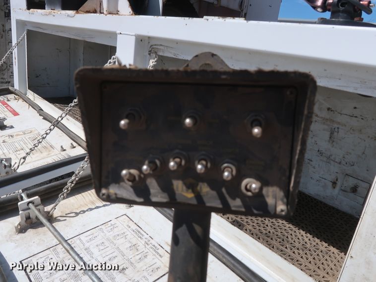 image for item GS9846 2013 Ford F550 Super Duty XL Crew Cab utility bed truck with crane