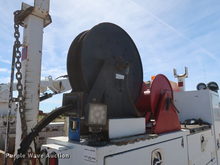 image for item GS9846 2013 Ford F550 Super Duty XL Crew Cab utility bed truck with crane