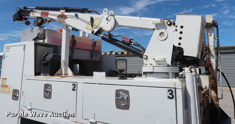 image for item GS9846 2013 Ford F550 Super Duty XL Crew Cab utility bed truck with crane