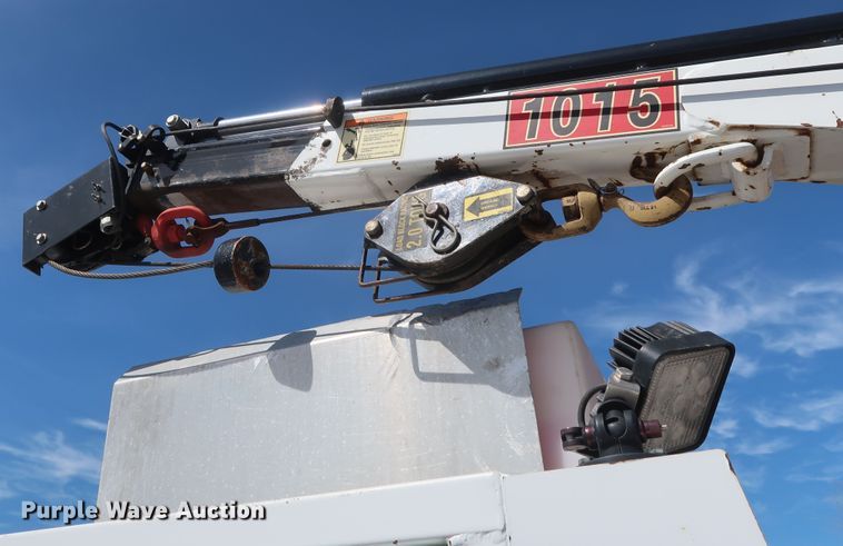 image for item GS9846 2013 Ford F550 Super Duty XL Crew Cab utility bed truck with crane