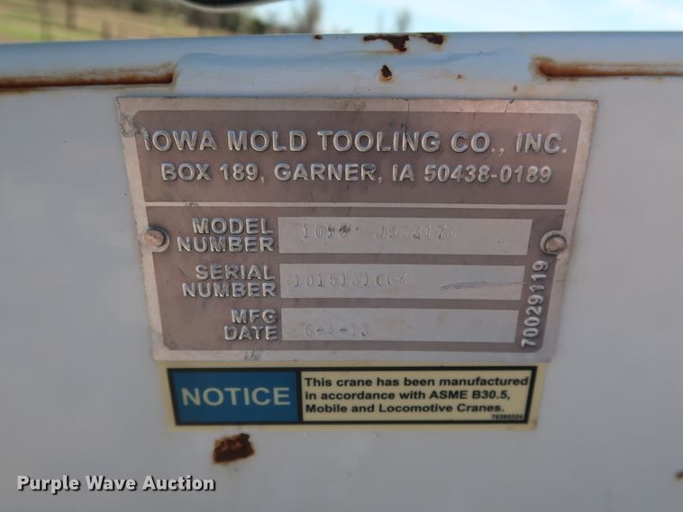 image for item GS9846 2013 Ford F550 Super Duty XL Crew Cab utility bed truck with crane