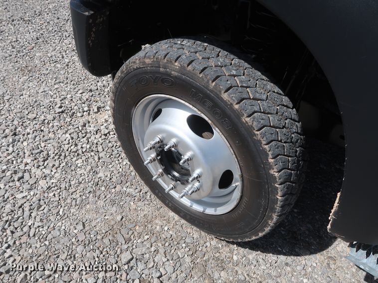 image for item GS9846 2013 Ford F550 Super Duty XL Crew Cab utility bed truck with crane