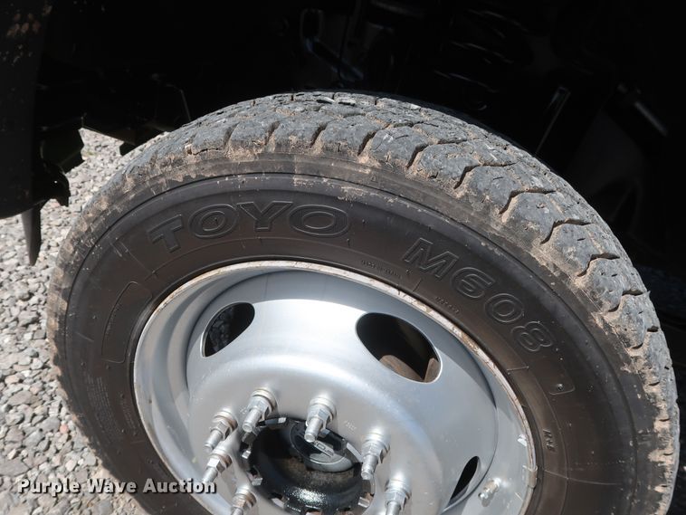 image for item GS9846 2013 Ford F550 Super Duty XL Crew Cab utility bed truck with crane