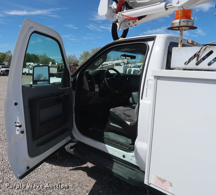 image for item GS9848 2012 Ford F550 Super Duty XL bucket truck