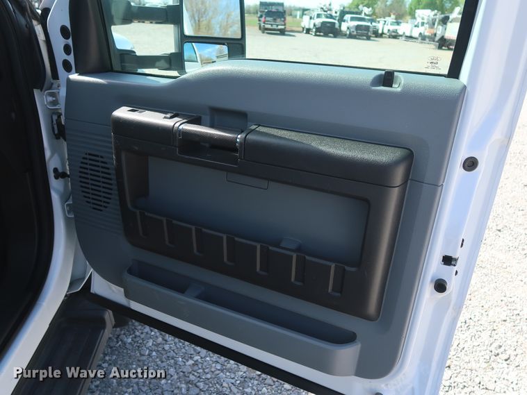 image for item GS9848 2012 Ford F550 Super Duty XL bucket truck