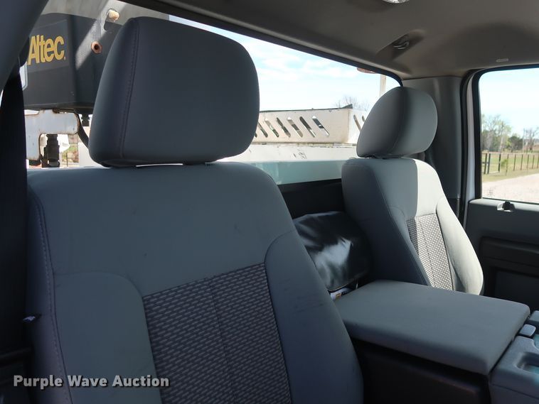 image for item GS9848 2012 Ford F550 Super Duty XL bucket truck