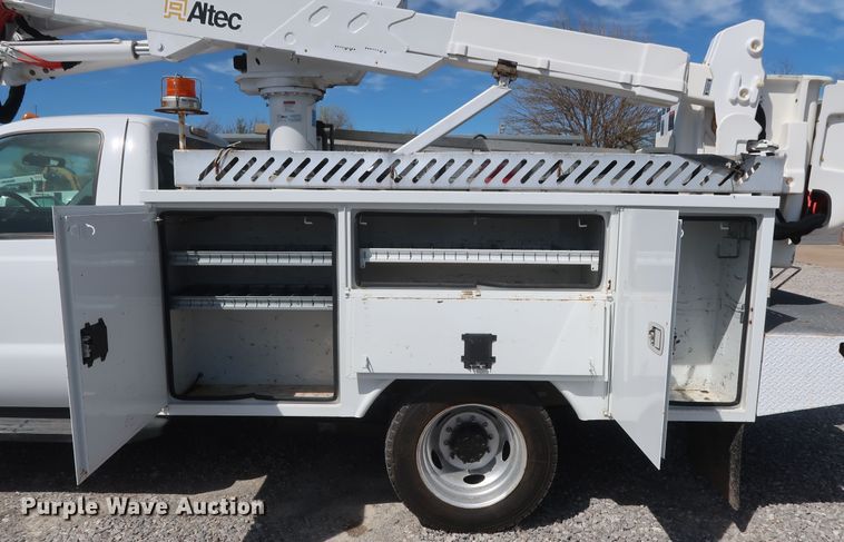 image for item GS9848 2012 Ford F550 Super Duty XL bucket truck