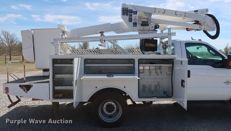 image for item GS9848 2012 Ford F550 Super Duty XL bucket truck