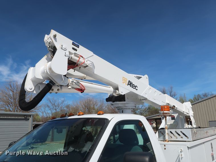 image for item GS9848 2012 Ford F550 Super Duty XL bucket truck