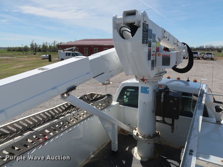 image for item GS9848 2012 Ford F550 Super Duty XL bucket truck