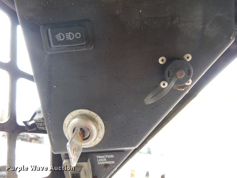 image for item GX9989 1995 Bobcat 753  skid steer loader