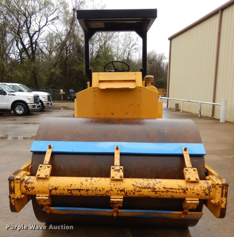 image for item GX9990 Sakai SV70D single drum vibratory roller