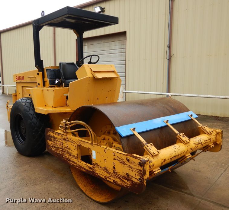 image for item GX9990 Sakai SV70D single drum vibratory roller