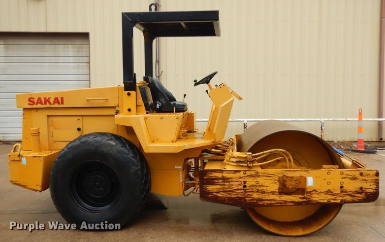 image for item GX9990 Sakai SV70D single drum vibratory roller