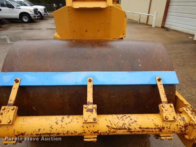 image for item GX9990 Sakai SV70D single drum vibratory roller