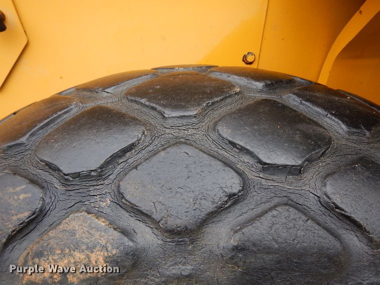 image for item GX9990 Sakai SV70D single drum vibratory roller