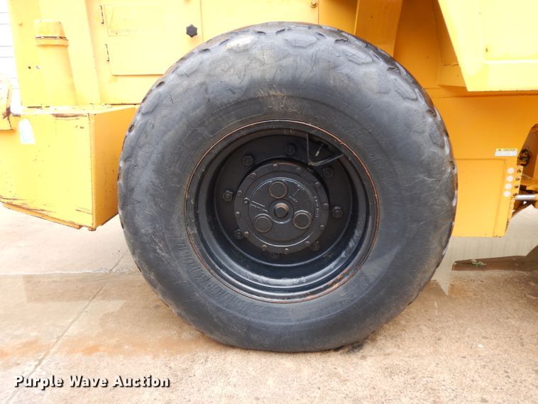 image for item GX9990 Sakai SV70D single drum vibratory roller