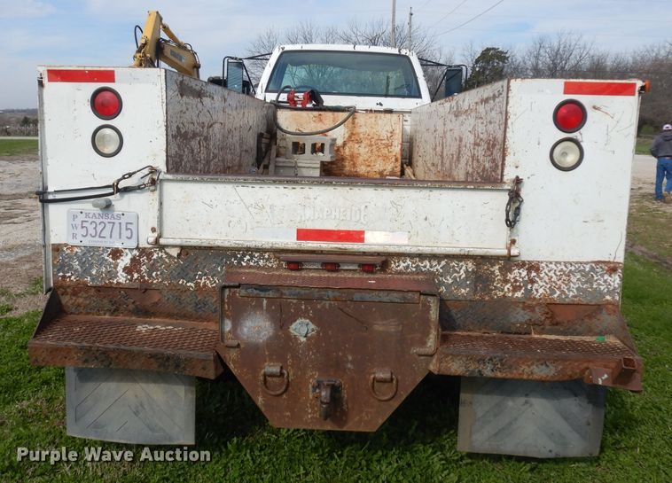 image for item GY9008 1994 GMC TopKick utility truck