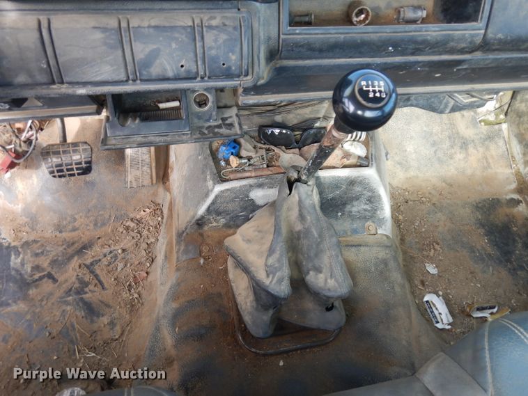 image for item GY9008 1994 GMC TopKick utility truck