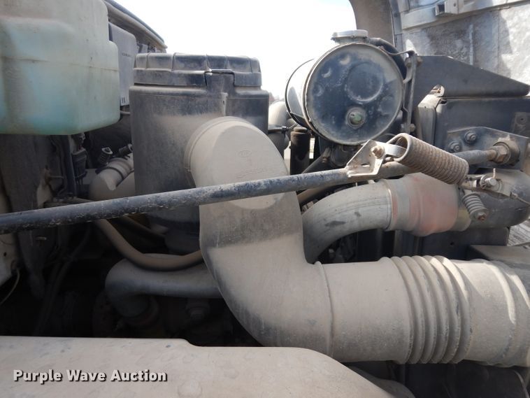 image for item GY9008 1994 GMC TopKick utility truck