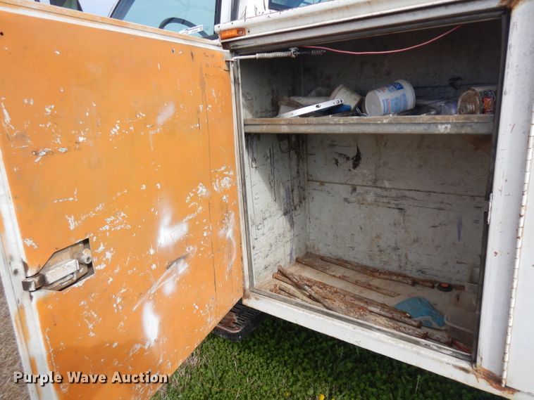 image for item GY9008 1994 GMC TopKick utility truck