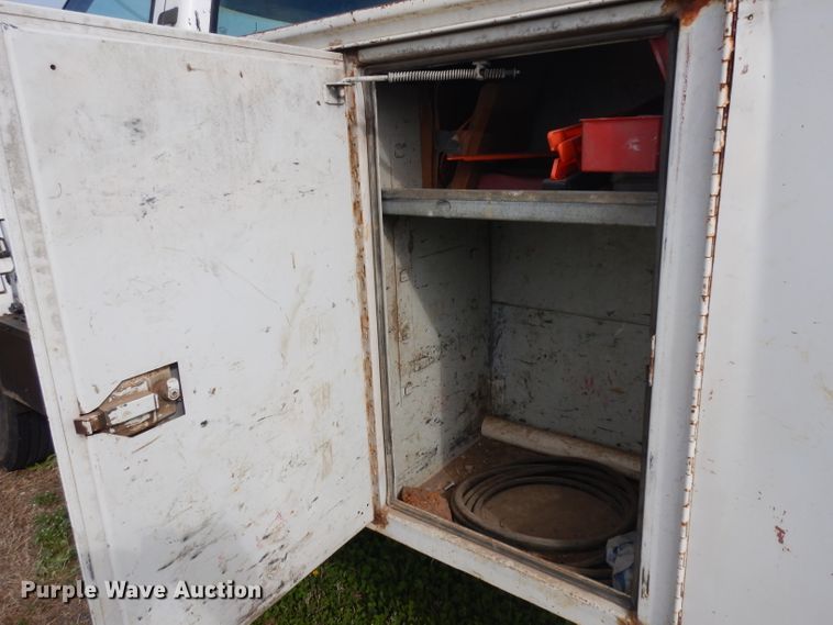 image for item GY9008 1994 GMC TopKick utility truck