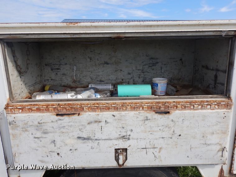 image for item GY9008 1994 GMC TopKick utility truck