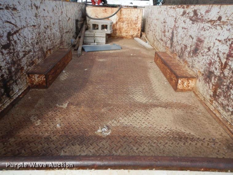 image for item GY9008 1994 GMC TopKick utility truck