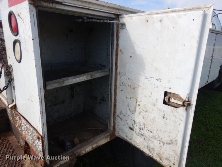 image for item GY9008 1994 GMC TopKick utility truck