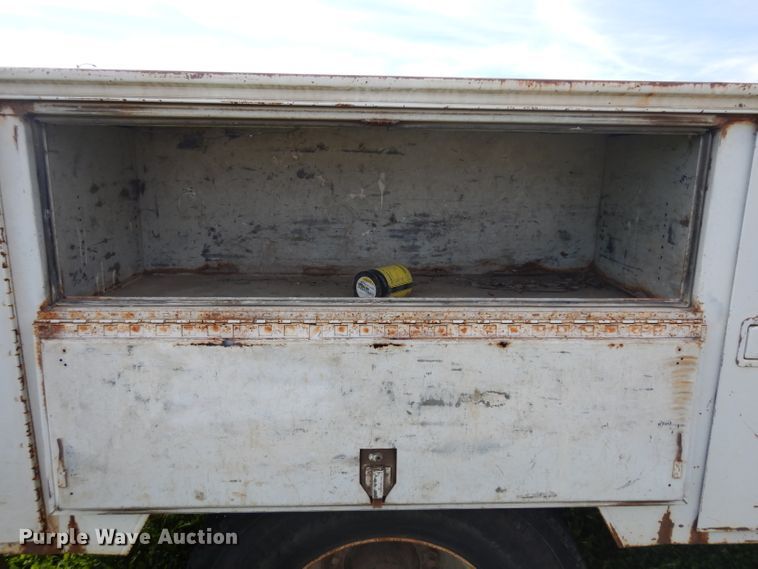 image for item GY9008 1994 GMC TopKick utility truck