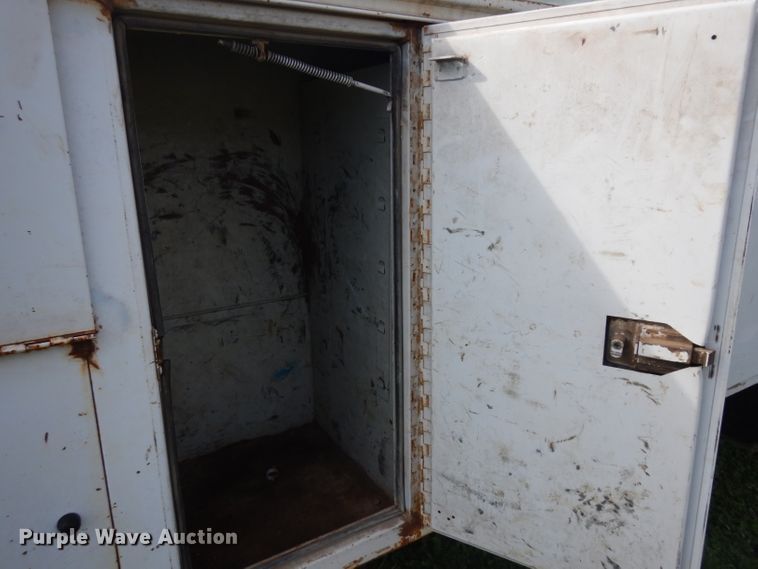 image for item GY9008 1994 GMC TopKick utility truck