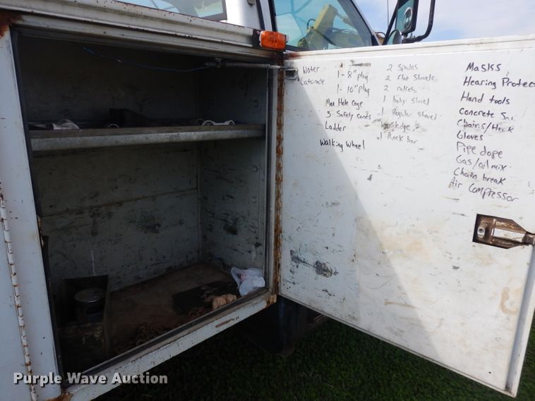 image for item GY9008 1994 GMC TopKick utility truck