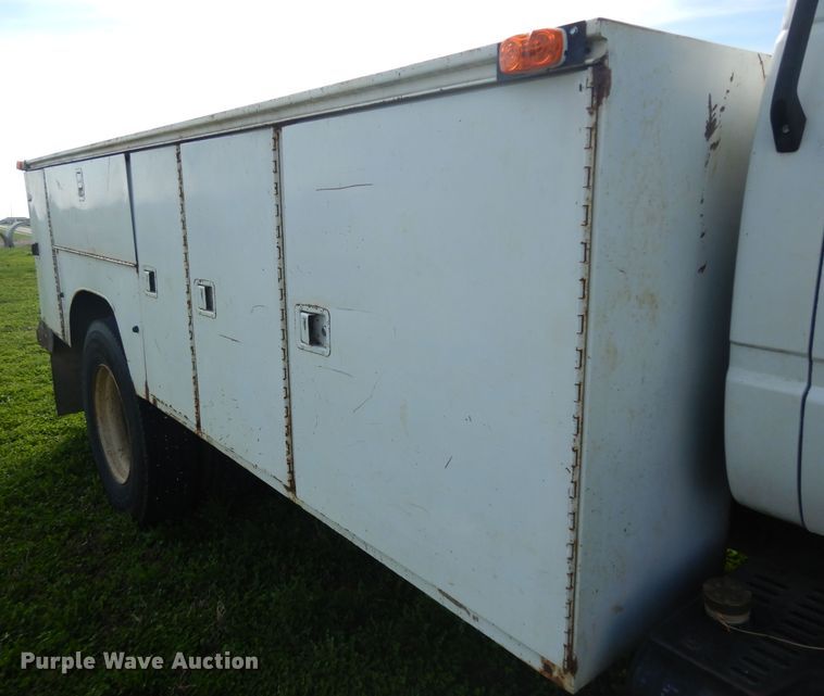 image for item GY9008 1994 GMC TopKick utility truck