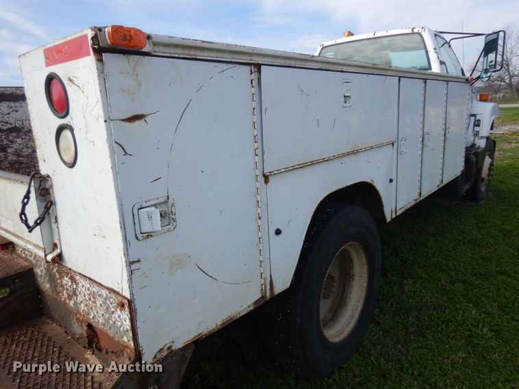 image for item GY9008 1994 GMC TopKick utility truck