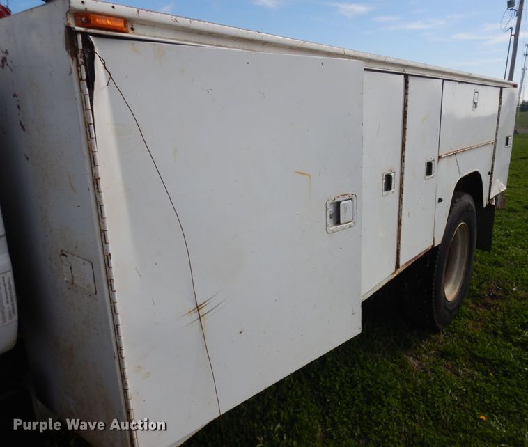 image for item GY9008 1994 GMC TopKick utility truck