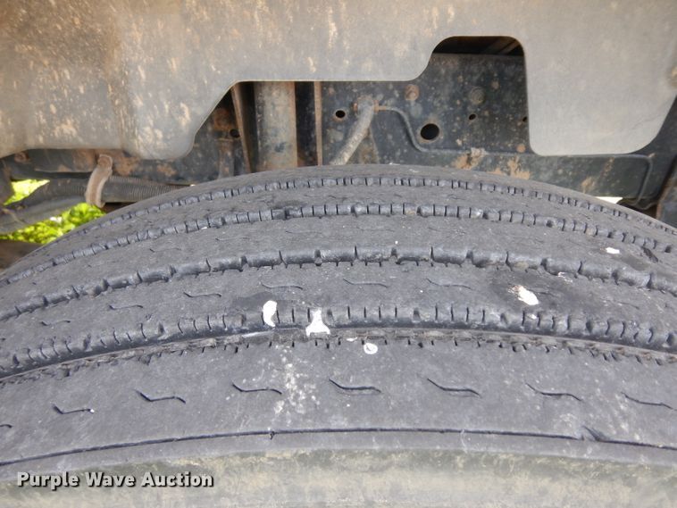 image for item GY9008 1994 GMC TopKick utility truck