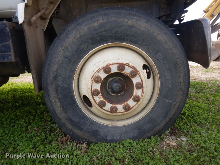 image for item GY9008 1994 GMC TopKick utility truck