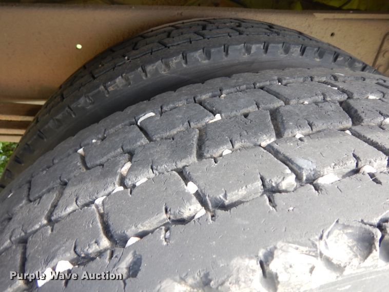 image for item GY9008 1994 GMC TopKick utility truck