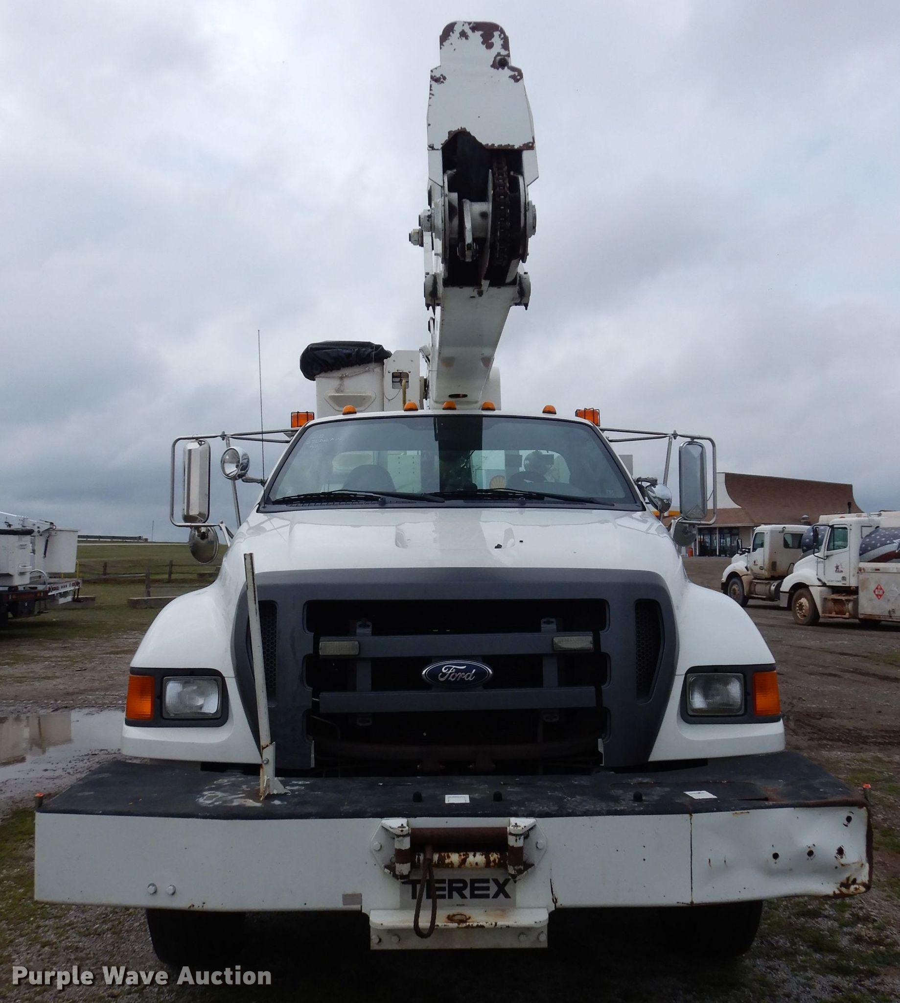 2012 Ford F750 bucket truck in El Reno, OK Item GK9115 sold Purple Wave