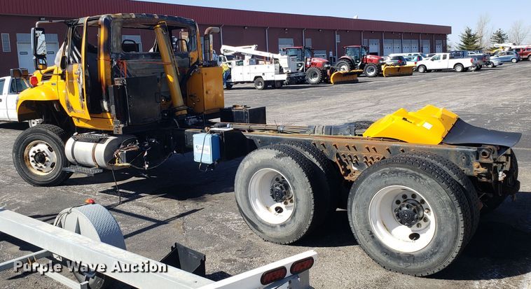 image for item DD2564 2012 International 7500 truck cab and chassis