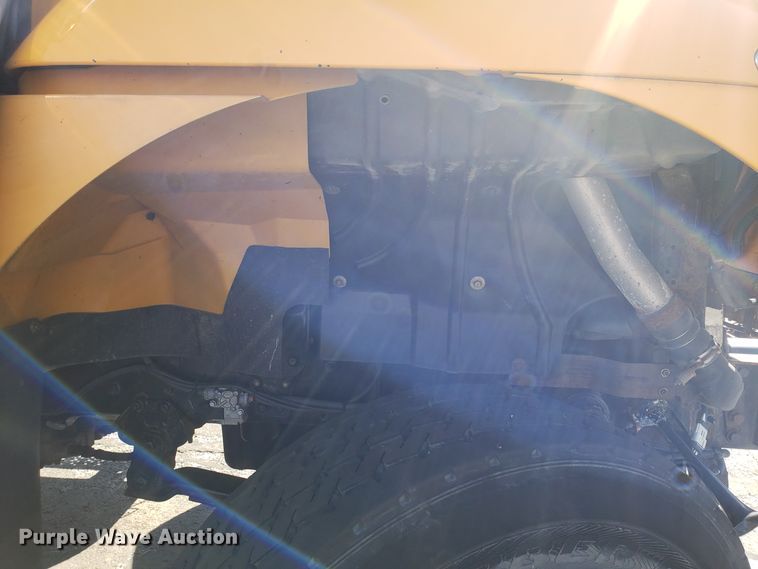 image for item DD2564 2012 International 7500 truck cab and chassis