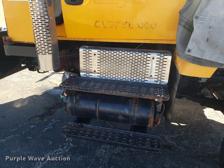 image for item DD2564 2012 International 7500 truck cab and chassis