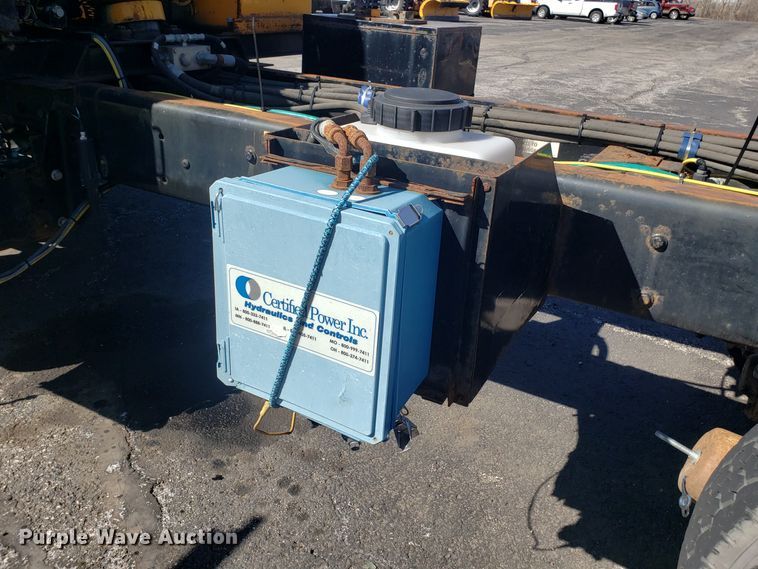 image for item DD2564 2012 International 7500 truck cab and chassis