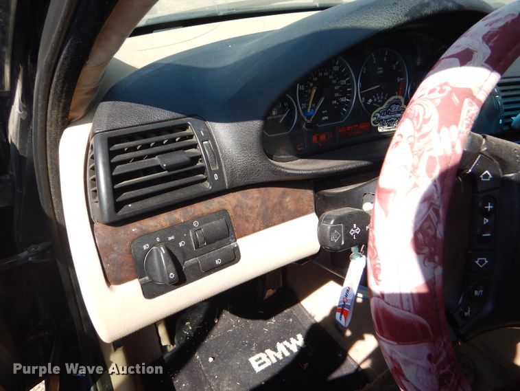 image for item DD4462 2002 BMW 330i