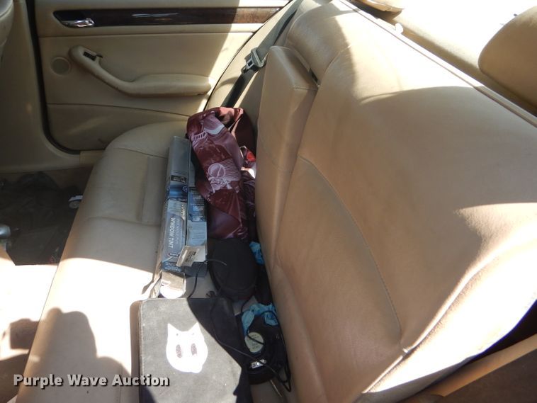 image for item DD4462 2002 BMW 330i