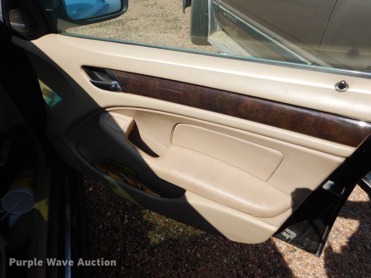 image for item DD4462 2002 BMW 330i