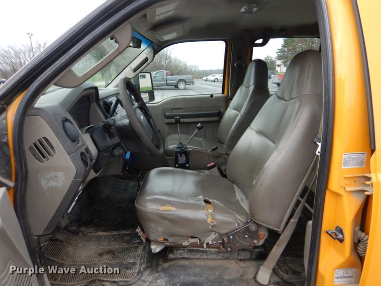 image for item DF3040 2008 Ford F550 Super Duty XL Crew Cab dump flatbed truck