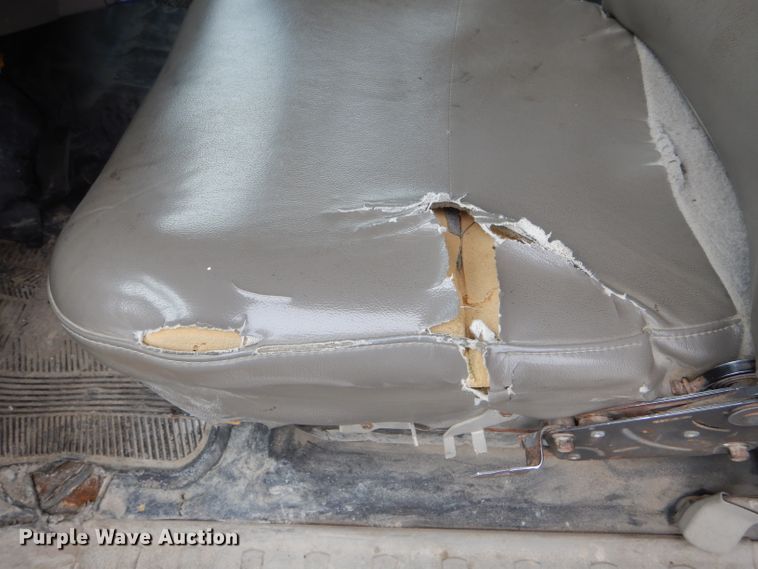 image for item DF3040 2008 Ford F550 Super Duty XL Crew Cab dump flatbed truck